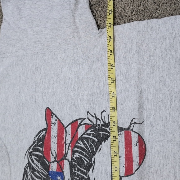 4/$12 American Flag Mama Messy Bun Graphic T-Shirt Large Gray Red White Blue - Picture 7 of 9